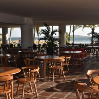 RSTAURANTE LEVANTE Y PONIENTE - Galerías de imágenes - Club Naval