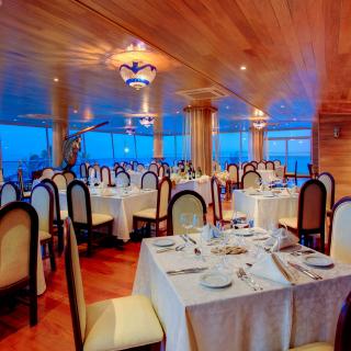 RESTAURANTE EL CABRESTANTE - Galerías de imágenes - Club Naval