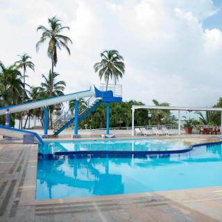 RESTAURANTE PISCINA - Galerías de imágenes - Club Naval