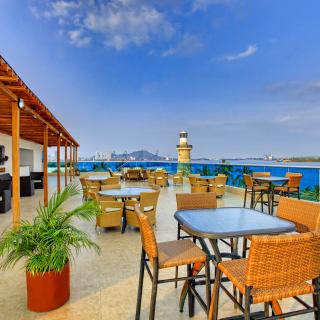 TERRAZA ALMIRANTE ORLANDO LEMAITRE - Galerías de imágenes - Club Naval