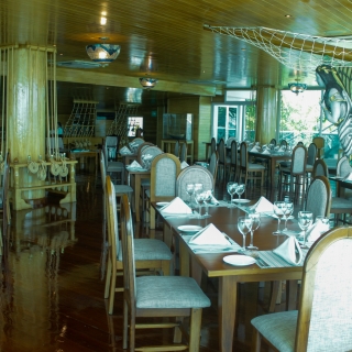 RESTAURANTE EL CABRESTANTE - Galerías de imágenes - Club Naval